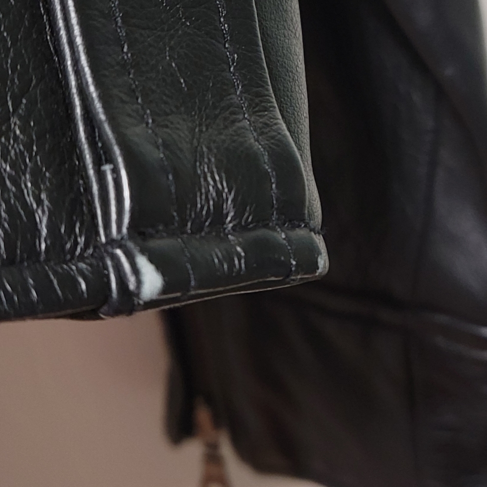 Elegant Black Leather Women's Jacket - Picture 9 of 11